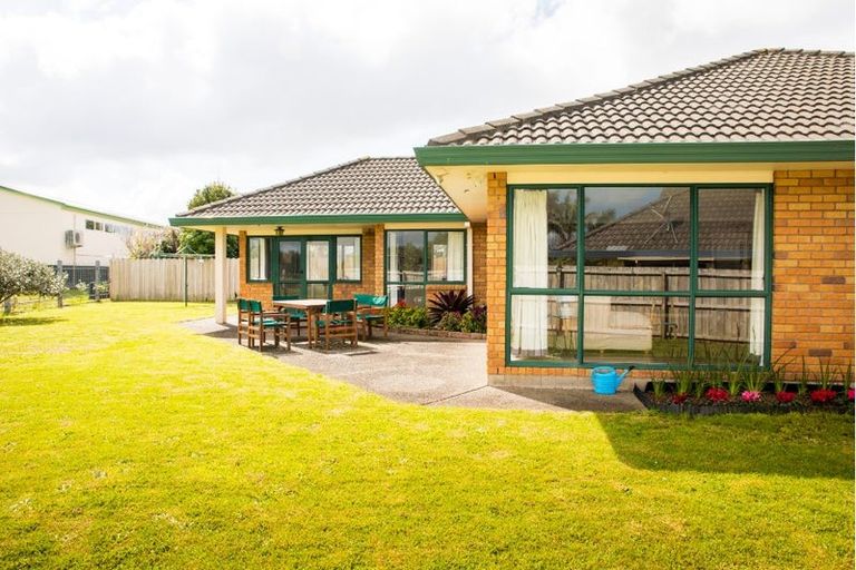 Photo of property in 11 Linicro Place, Wattle Downs, Auckland, 2103