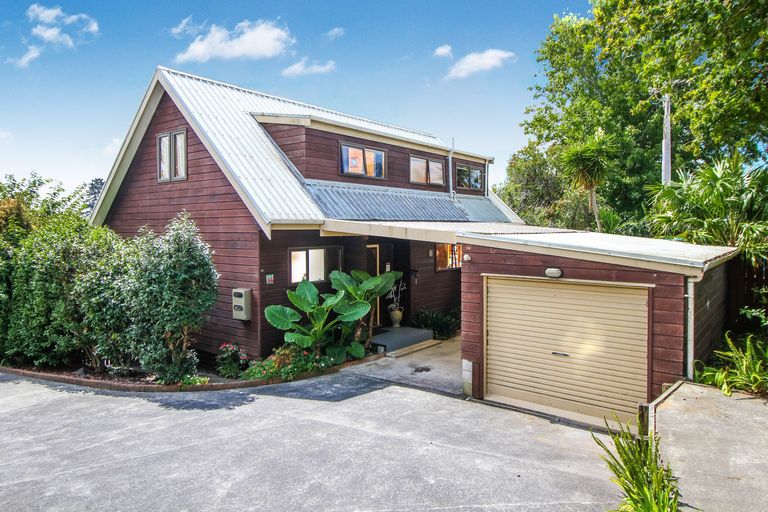 Photo of property in 1/74 Colwill Road, Massey, Auckland, 0614