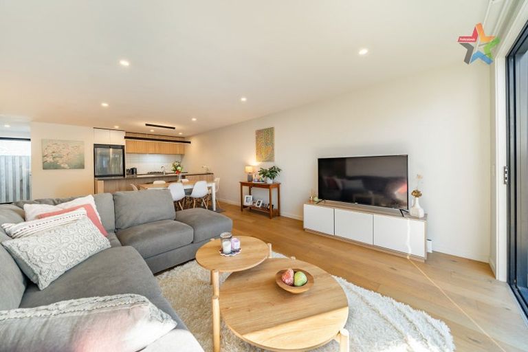 Photo of property in 1b Wai-iti Crescent, Woburn, Lower Hutt, 5010