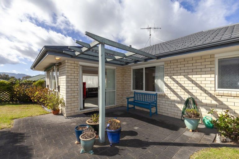 Photo of property in 2 Crown Hill, Paraparaumu, 5032