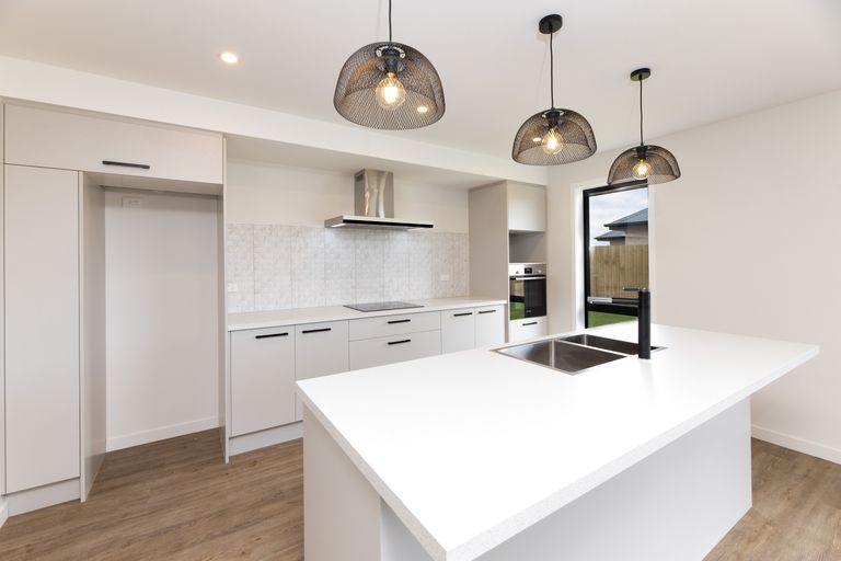 Photo of property in 10 Johnson Avenue, Amberley, 7410