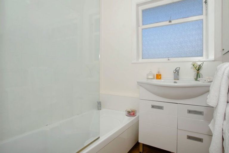 Photo of property in 24 Ingram Street, Papakura, 2110