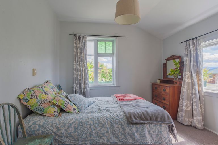 Photo of property in 32 Saint George Street, Watlington, Timaru, 7910