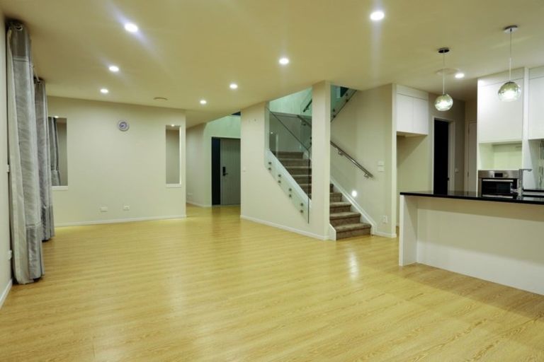 Photo of property in 18 Kingfisher Road, Silverdale, 0932