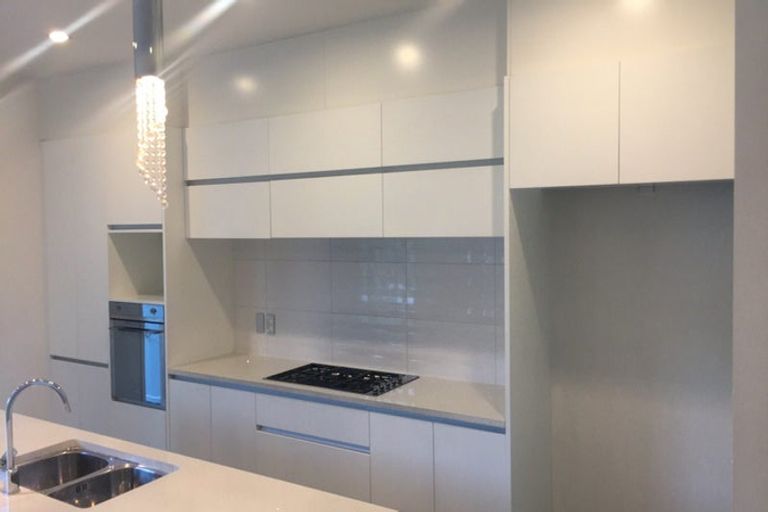 Photo of property in 6 Lismore Way, Oteha, Auckland, 0632