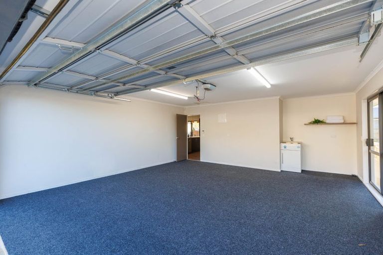 Photo of property in 115 Amesbury Drive, Churton Park, Wellington, 6037