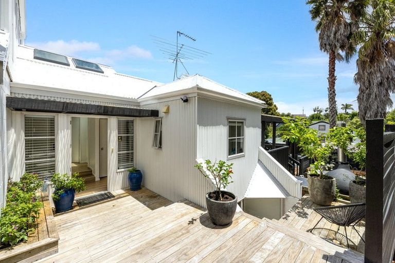 Photo of property in 1/35 Newhaven Terrace, Mairangi Bay, Auckland, 0630