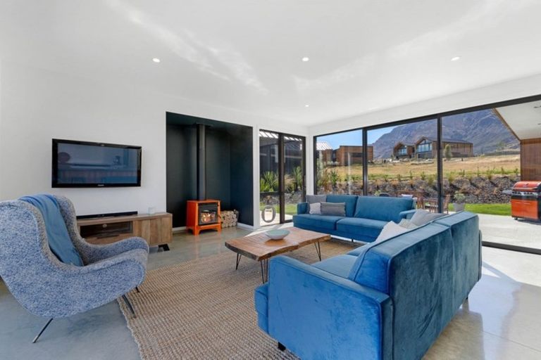 Photo of property in 9 Falconer Rise, Jacks Point, Queenstown, 9371