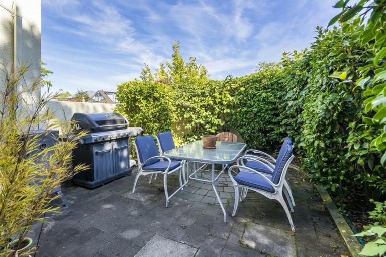Photo of property in 1/12 Claverley Garden, Avonhead, Christchurch, 8042