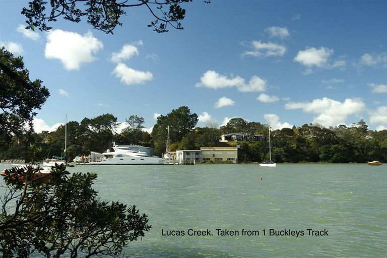 Photo of property in 1 Buckleys Track, Paremoremo, Auckland, 0632