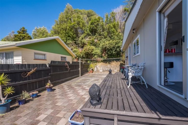 Photo of property in 12 Kopara Grove, Stokes Valley, Lower Hutt, 5019