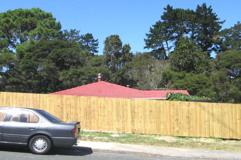 Photo of property in 52 Gladys Avenue, Glenfield, Auckland, 0629