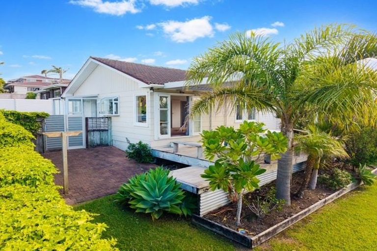 Photo of property in 34 Bay Street, Red Beach, 0932