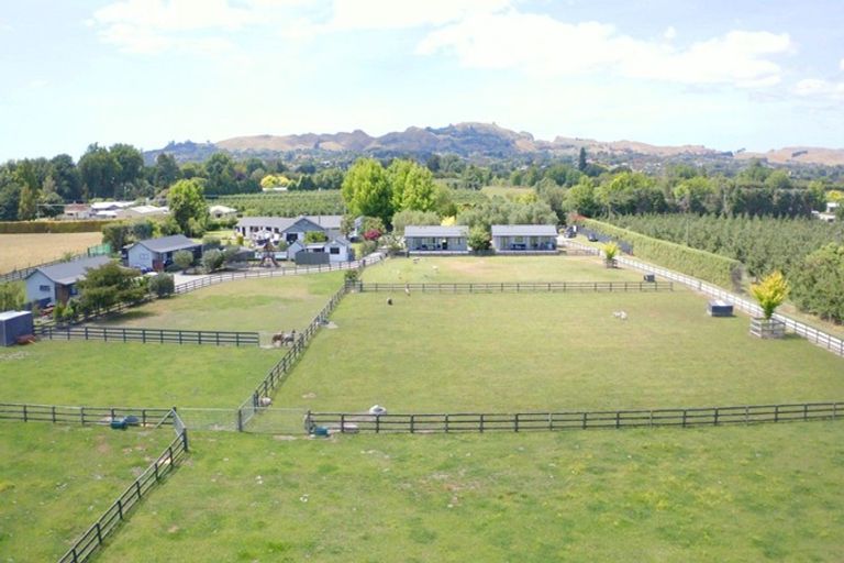 Photo of property in 14 Saint Andrews Road, Havelock North, 4130