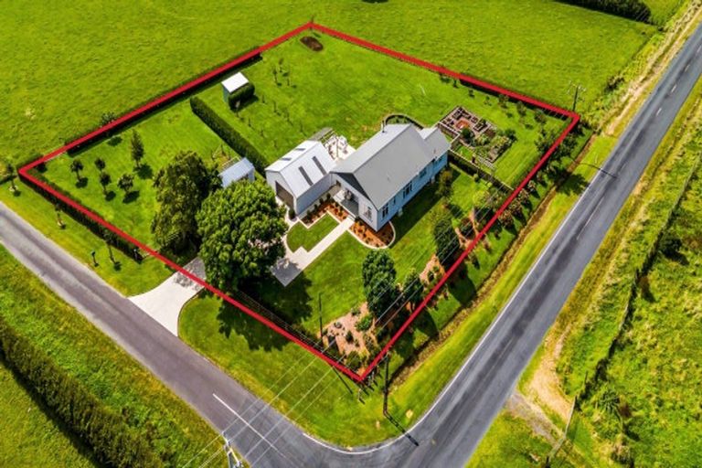 Photo of property in 2 Snell Road, Tikorangi, Waitara, 4383