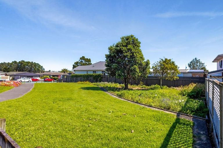 Photo of property in 65 Northgate, Strandon, New Plymouth, 4312