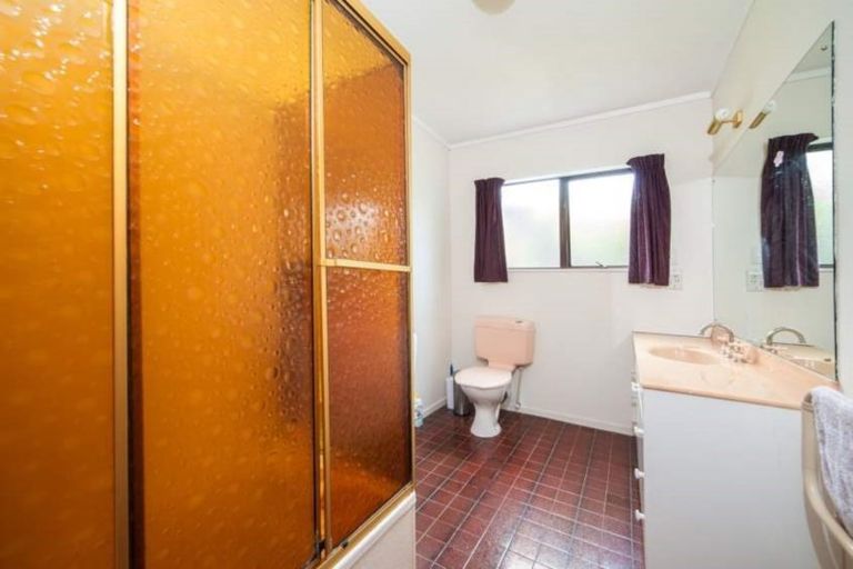 Photo of property in 1/386 Glenfield Road, Glenfield, Auckland, 0629