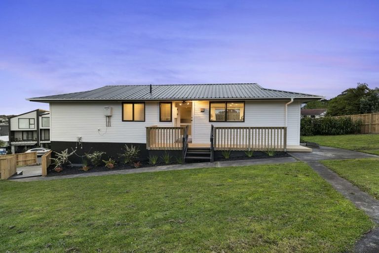 Photo of property in 6 Crosby Road, West Harbour, Auckland, 0618