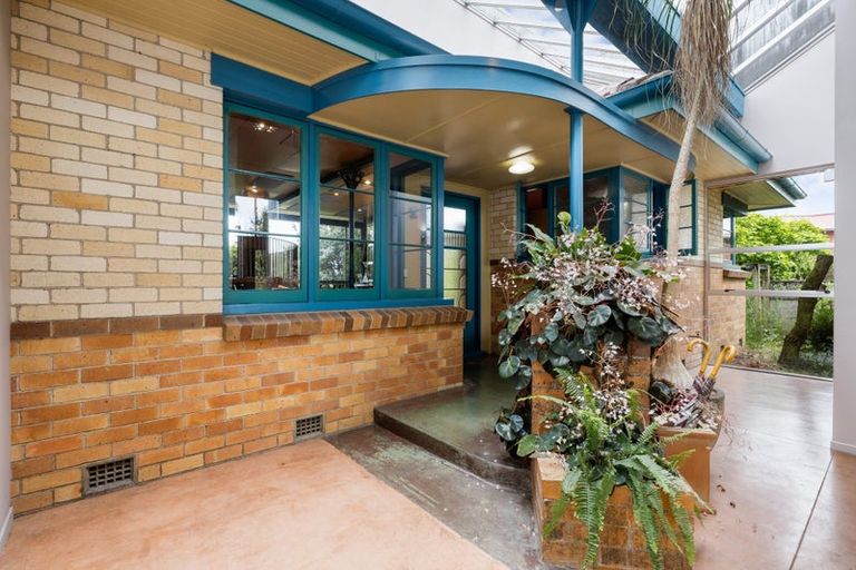 Photo of property in 17 Hillcrest Road, Hillcrest, Hamilton, 3216