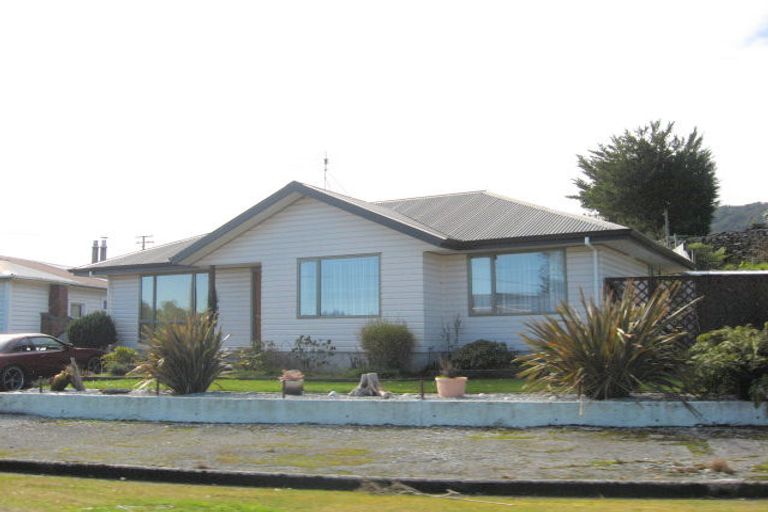 Photo of property in 3 Fox Street, Cobden, Greymouth, 7802
