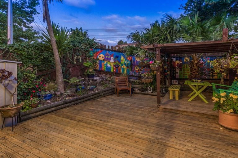 Photo of property in 1/74 Colwill Road, Massey, Auckland, 0614