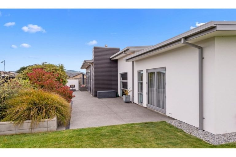 Photo of property in 5 Constance Place, Aidanfield, Christchurch, 8025