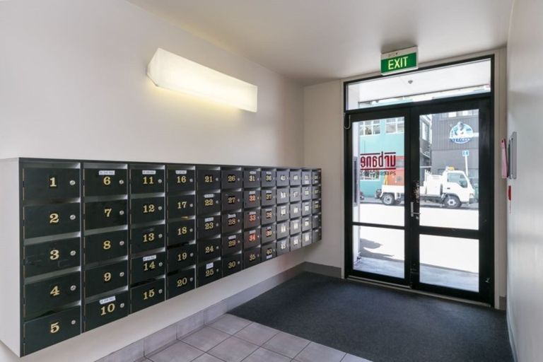 Photo of property in Urbane Apartments, 21/29 Webb Street, Mount Cook, Wellington, 6011