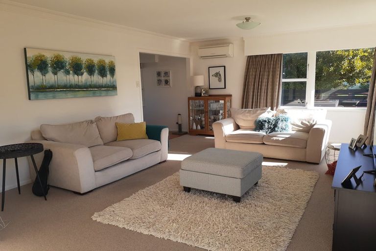 Photo of property in 10 Matuku Street, Heretaunga, Upper Hutt, 5018