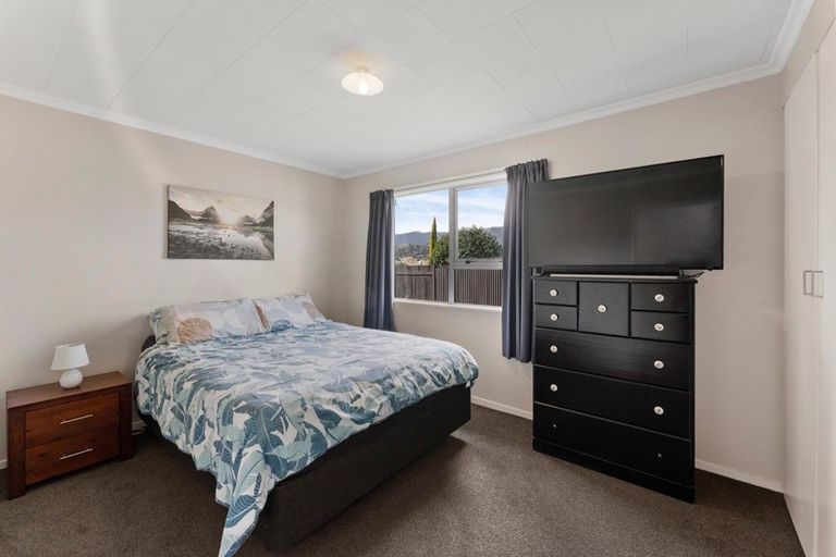 Photo of property in 41b Larchmont Grove, Totara Park, Upper Hutt, 5018