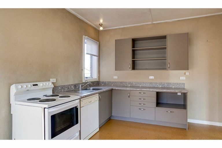 Photo of property in 16 Saint George Street, Watlington, Timaru, 7910