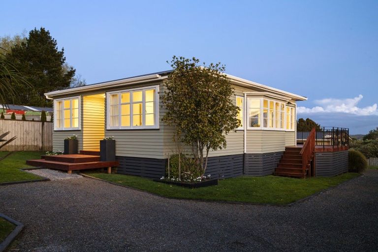 Photo of property in 51 Burrow Road, Pukekohe, 2120