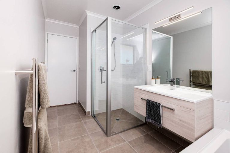 Photo of property in 63 Leathem Crescent, Pokeno, 2402