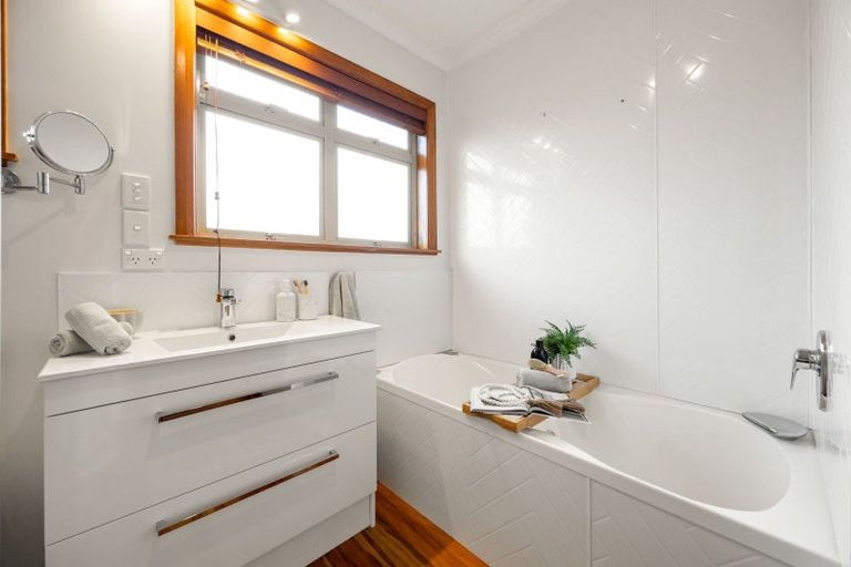 Photo of property in 10 Portal Crescent, Beerescourt, Hamilton, 3200