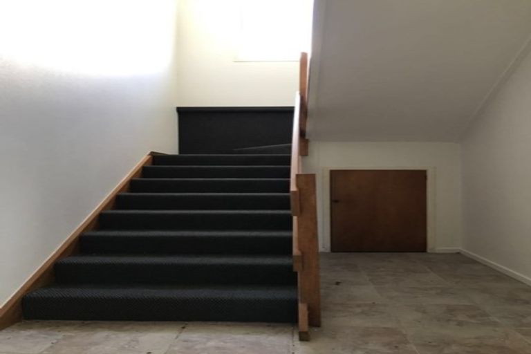 Photo of property in 15 Barlow Place, Chatswood, Auckland, 0626