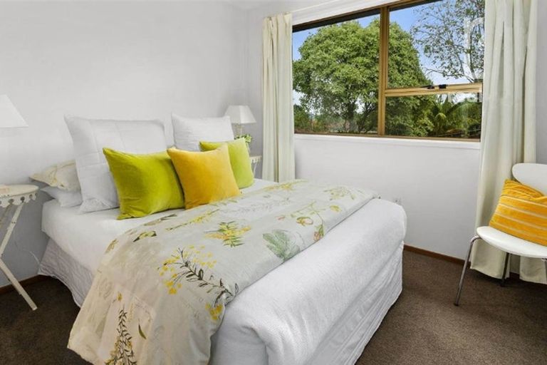 Photo of property in 66 Lavery Place, Sunnynook, Auckland, 0632