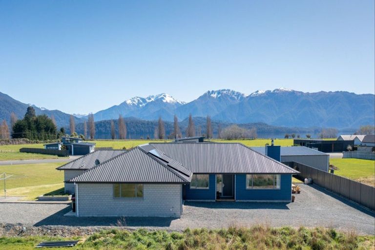 Photo of property in 11 Breaksea Street, Te Anau, 9600