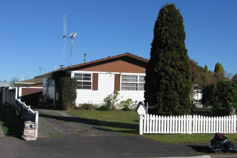 Photo of property in 2 Prior Place, Nawton, Hamilton, 3200