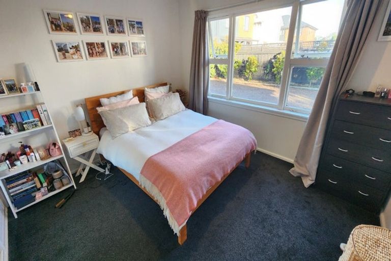 Photo of property in 90 Retreat Road, Avonside, Christchurch, 8061