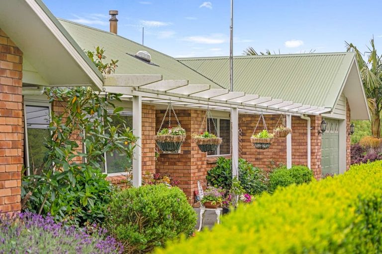 Photo of property in 11 Te Pahi River Drive, Paparoa, Maungaturoto, 0583