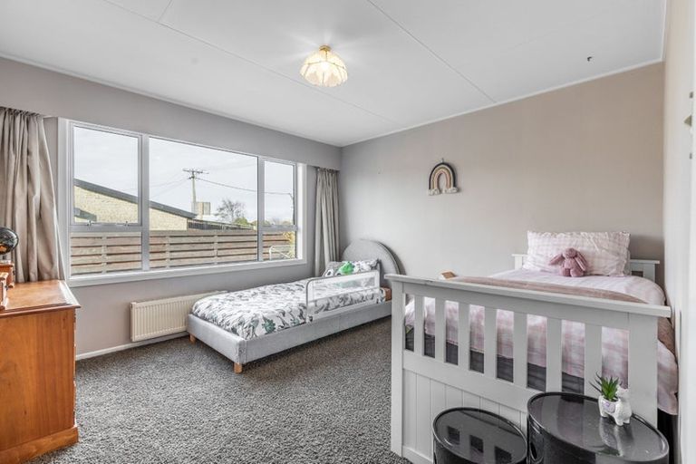 Photo of property in 85 Dalwharn Street, Wallacetown, 9816