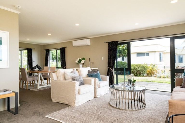 Photo of property in 84 Churchill Drive, Taradale, Napier, 4112