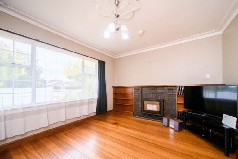 Photo of property in 33 Karina Terrace, Roslyn, Palmerston North, 4414