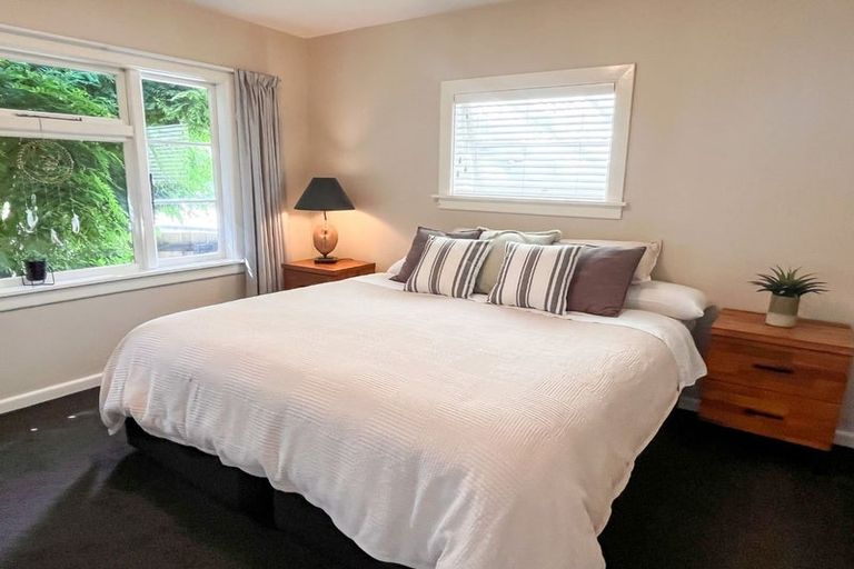 Photo of property in 2 Roscoe Street, Saint Martins, Christchurch, 8022