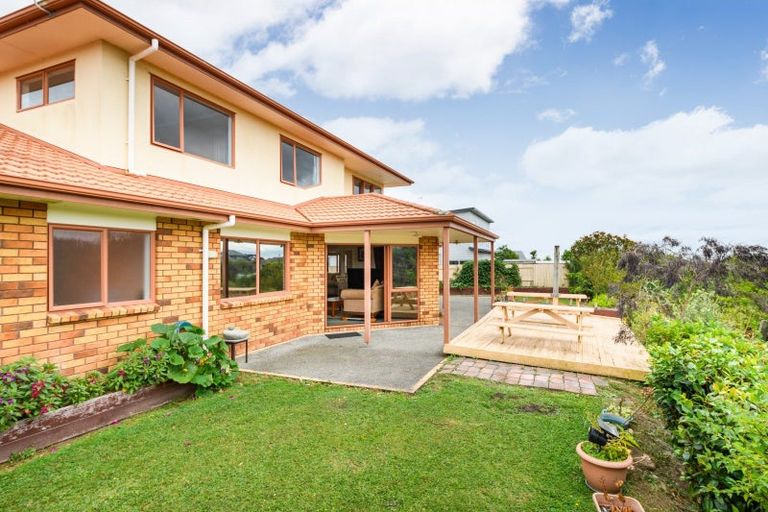 Photo of property in 12 Silkwood Place, Fitzherbert, Palmerston North, 4410