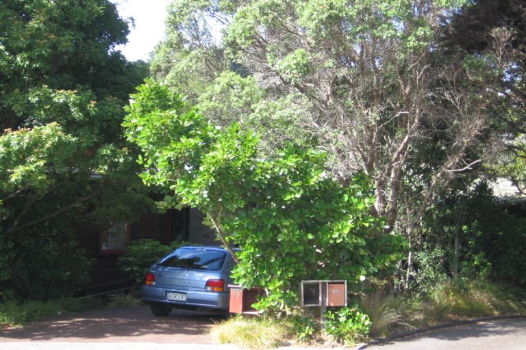 Photo of property in 18 Learmonth Avenue, Birkenhead, Auckland, 0626