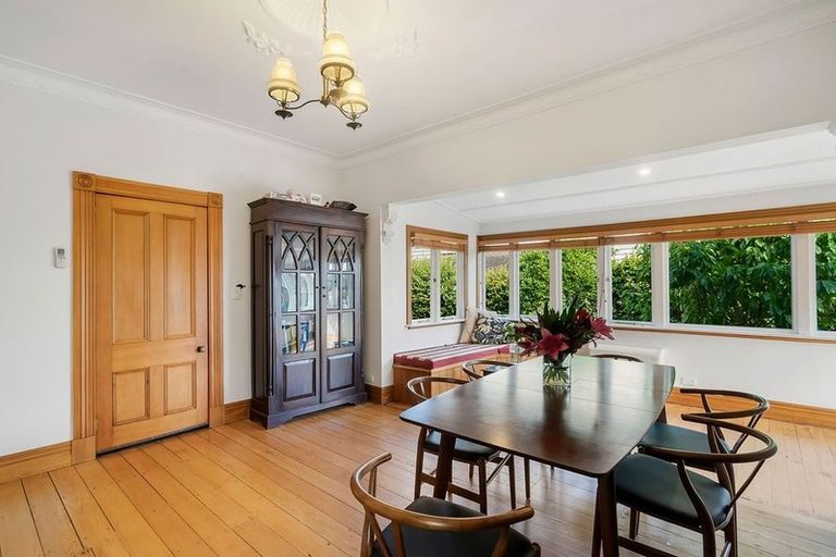 Photo of property in 28 Rangatira Road, Birkenhead, Auckland, 0626