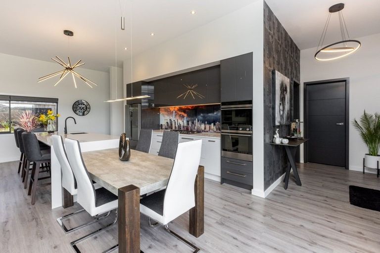 Photo of property in 33 Pohutukawa Drive, Eskdale, Napier, 4182