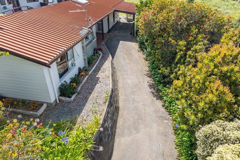 Photo of property in 63 Queens Road, Waikanae Beach, Waikanae, 5036