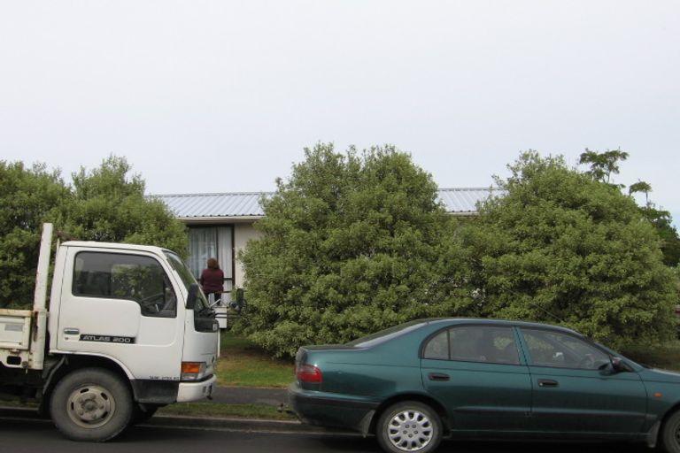 Photo of property in 25 Cyril Crescent, West Harbour, Auckland, 0618