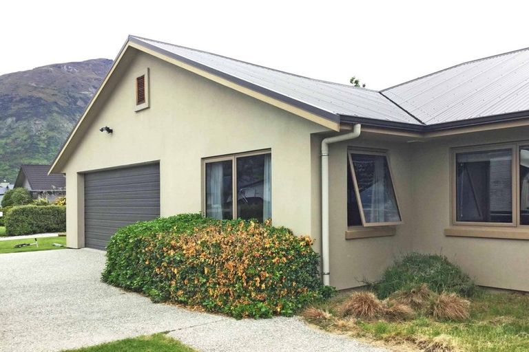 Photo of property in 21 Bridesdale Drive, Lake Hayes, Queenstown, 9304